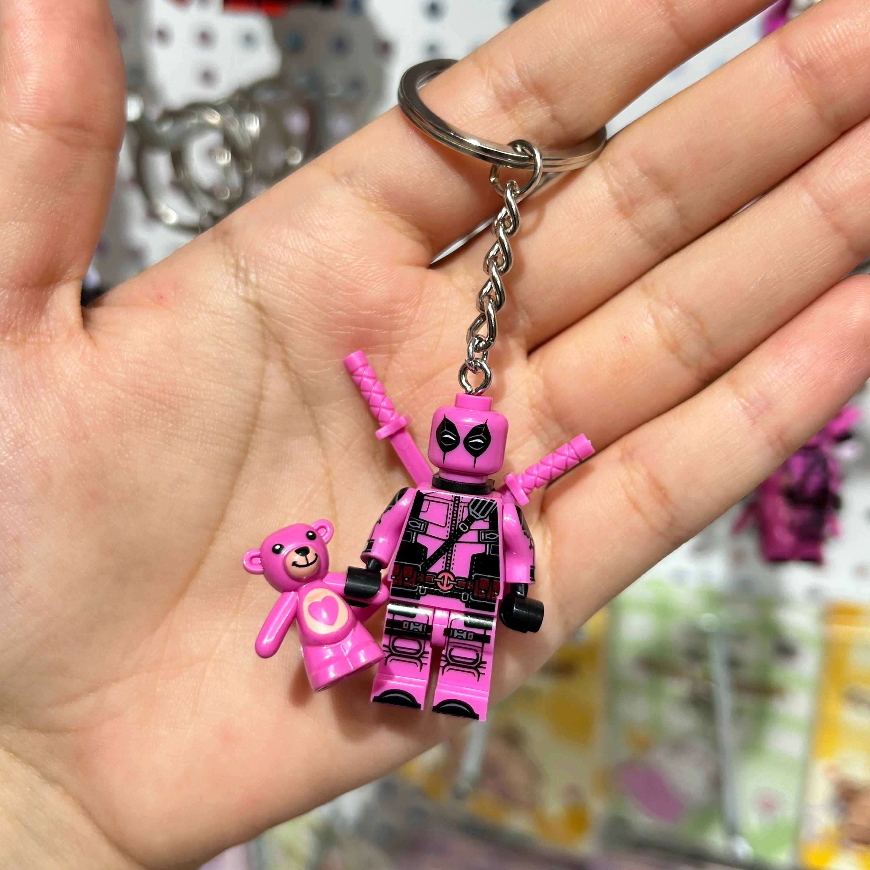 Pembe Deadpull Lego Anahtarlık