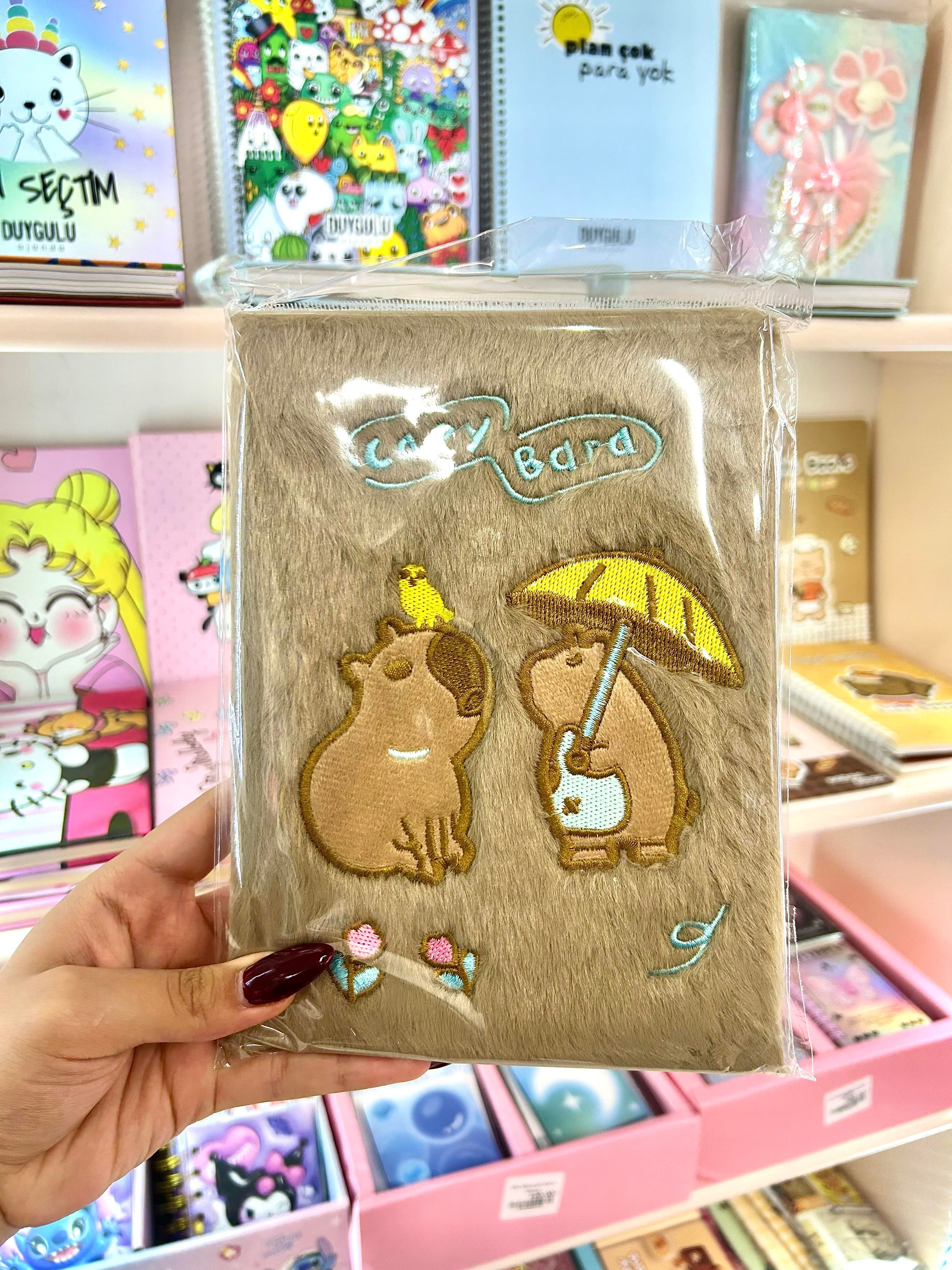 Tüylü Capybara Defter