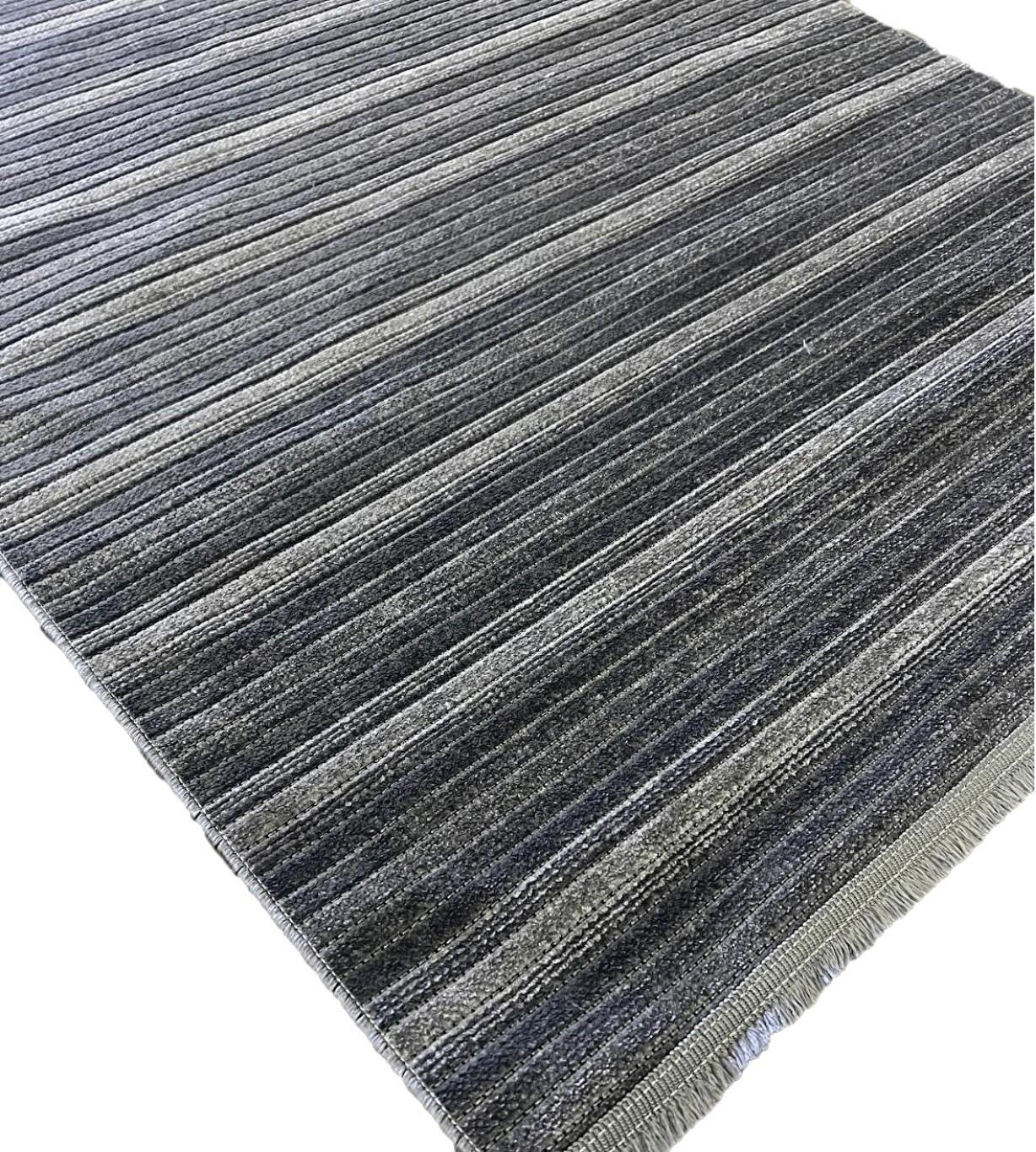 Cool 402 Antrasit Renkli Doğal Çizgili Yumuşak Dokulu Kaymaz Tabanlı Modern Tarz Kilim