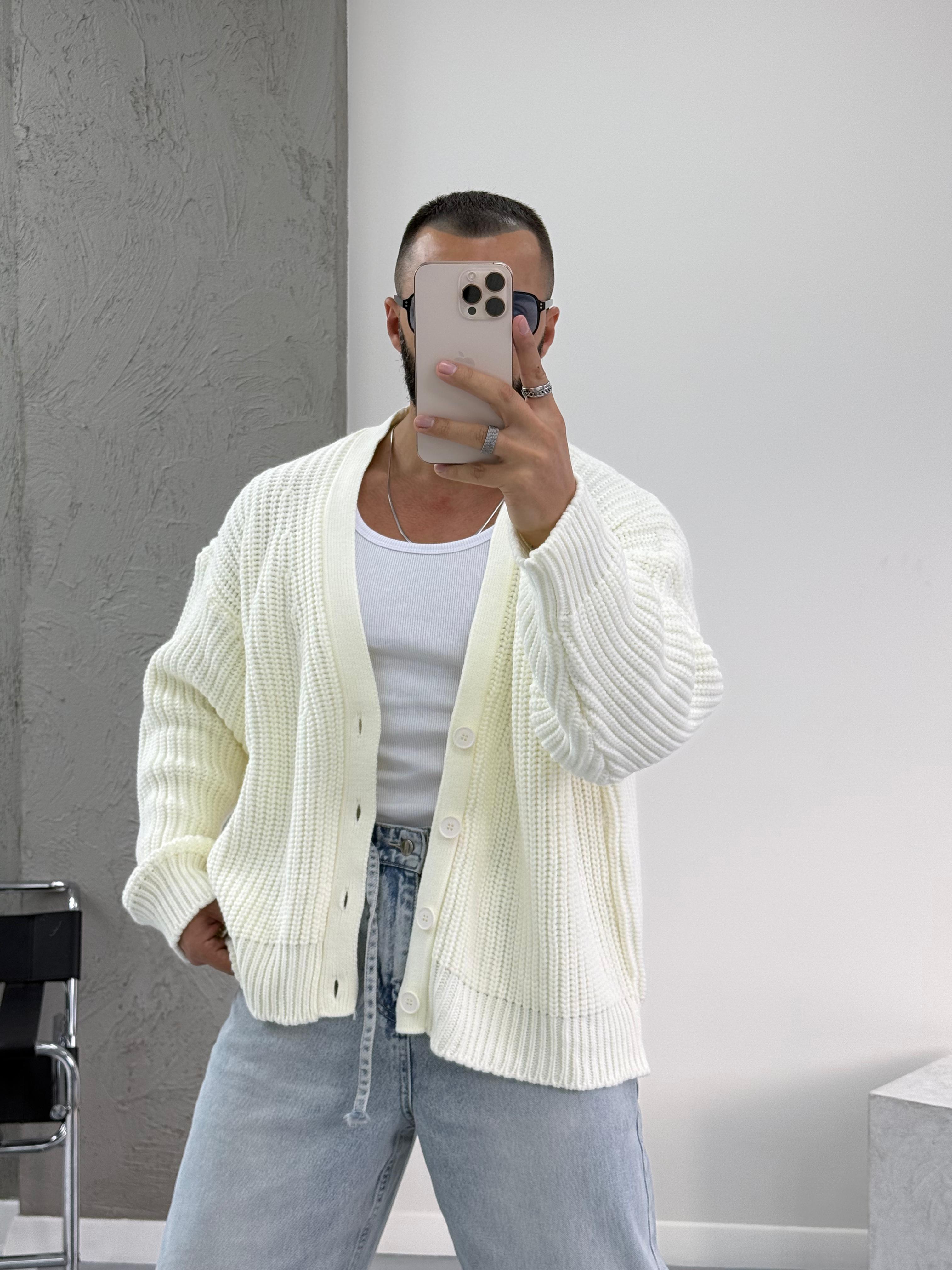 Beyaz Oversize Örme Hırka