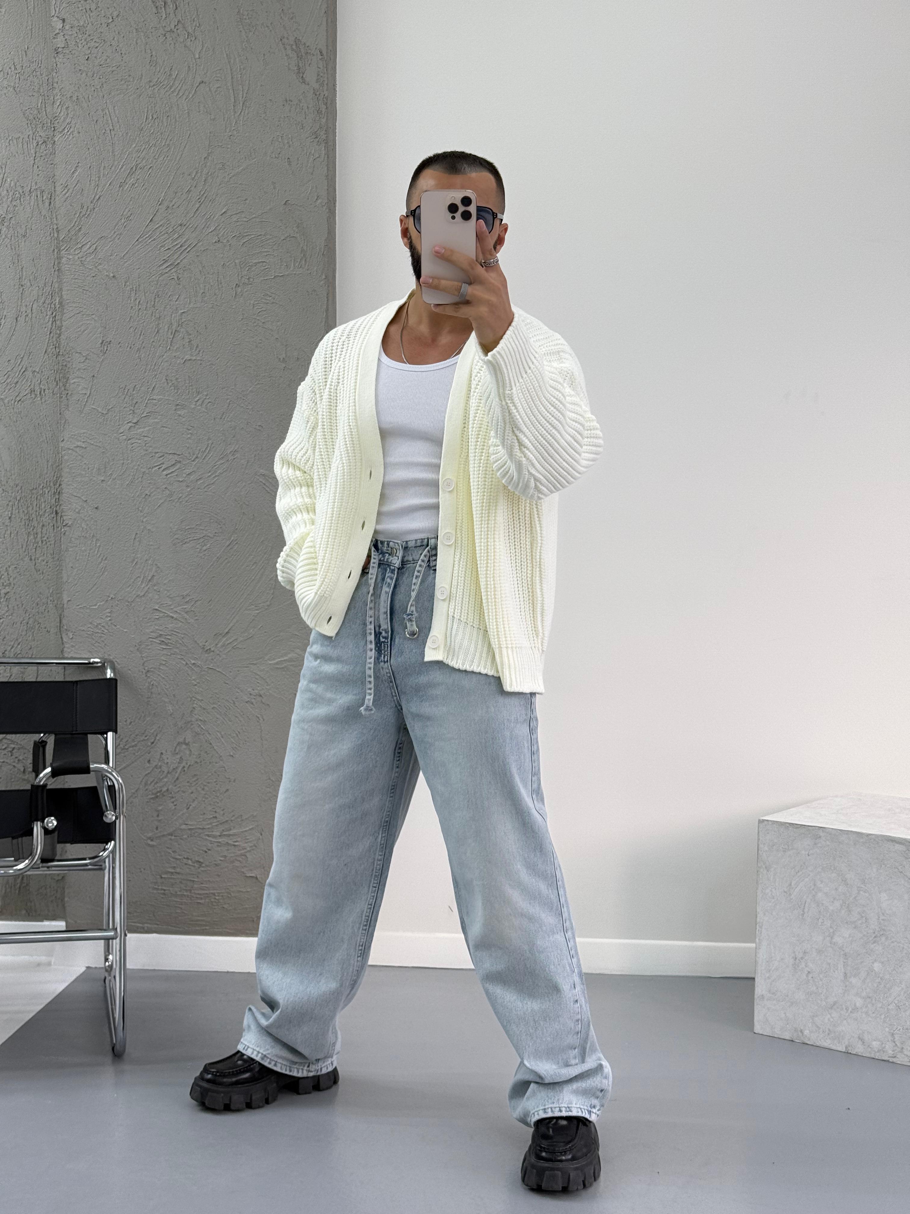 Beyaz Oversize Örme Hırka