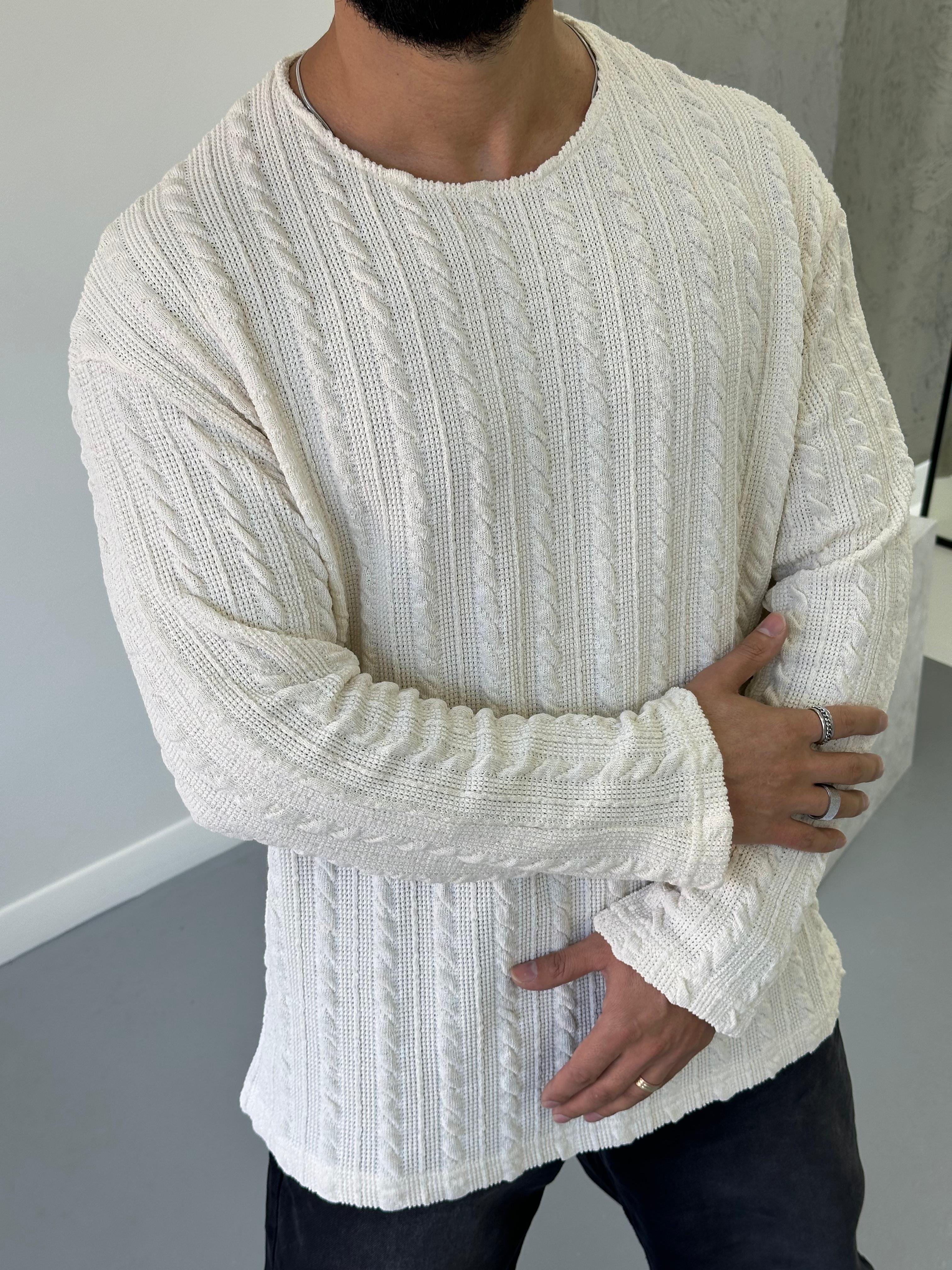 Beyaz Oversize Örme Triko Kazak