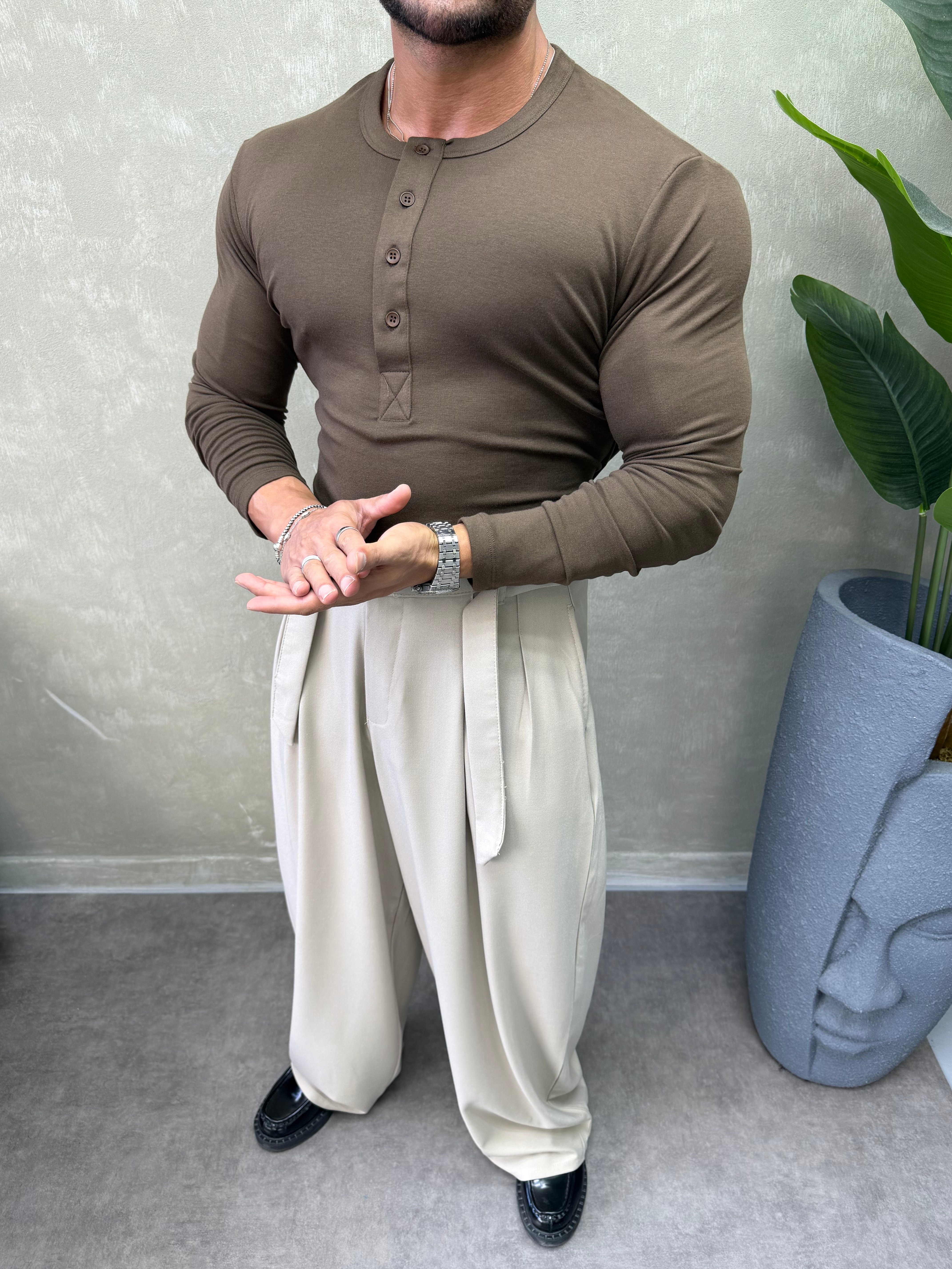 HENLEY YAKA UZUN KOLLU T-SHİRT KAHVERENGİ 