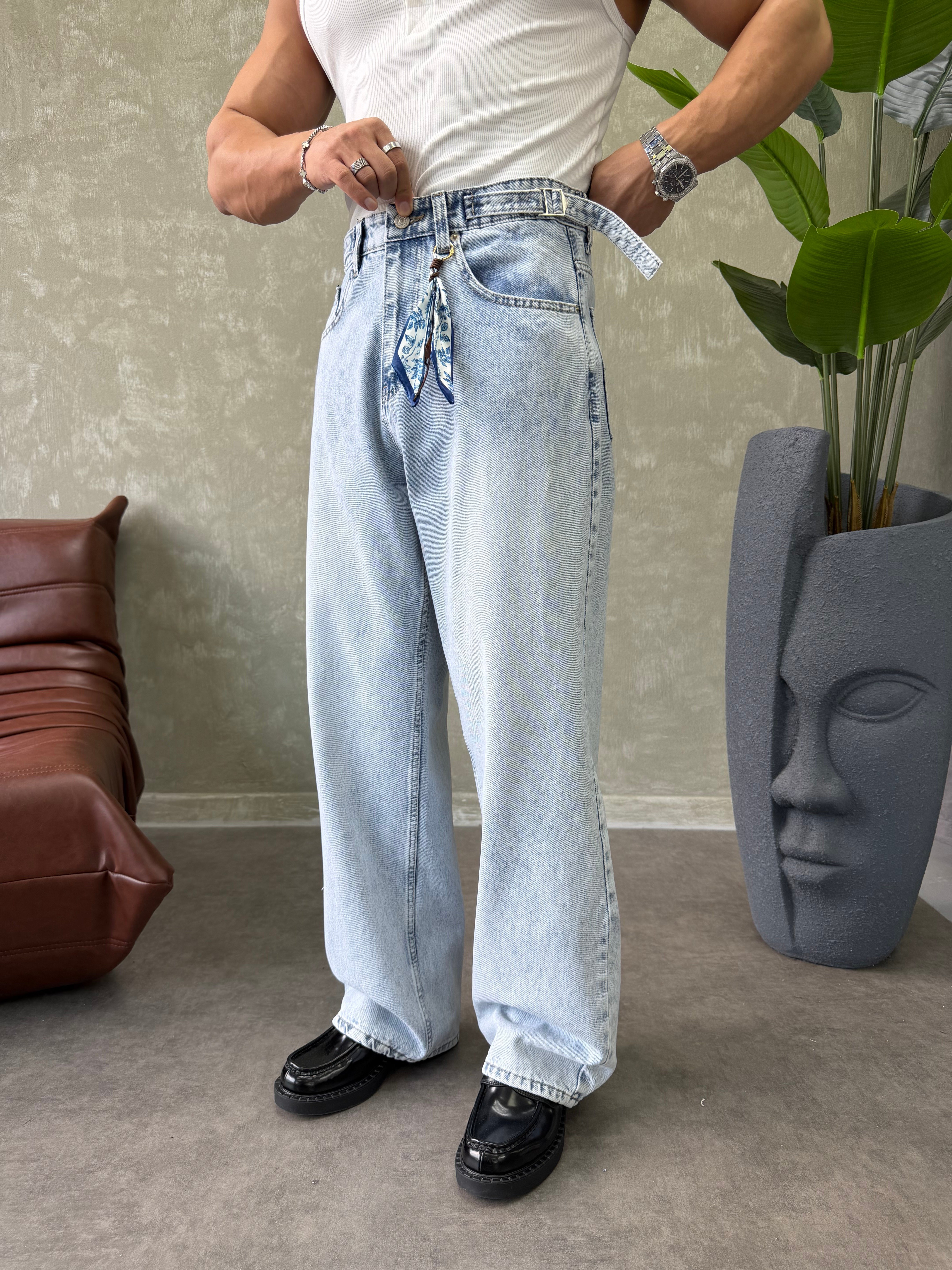 TASARIM KEMER DETAYLI BAGGY JEAN BUZ MAVİSİ 