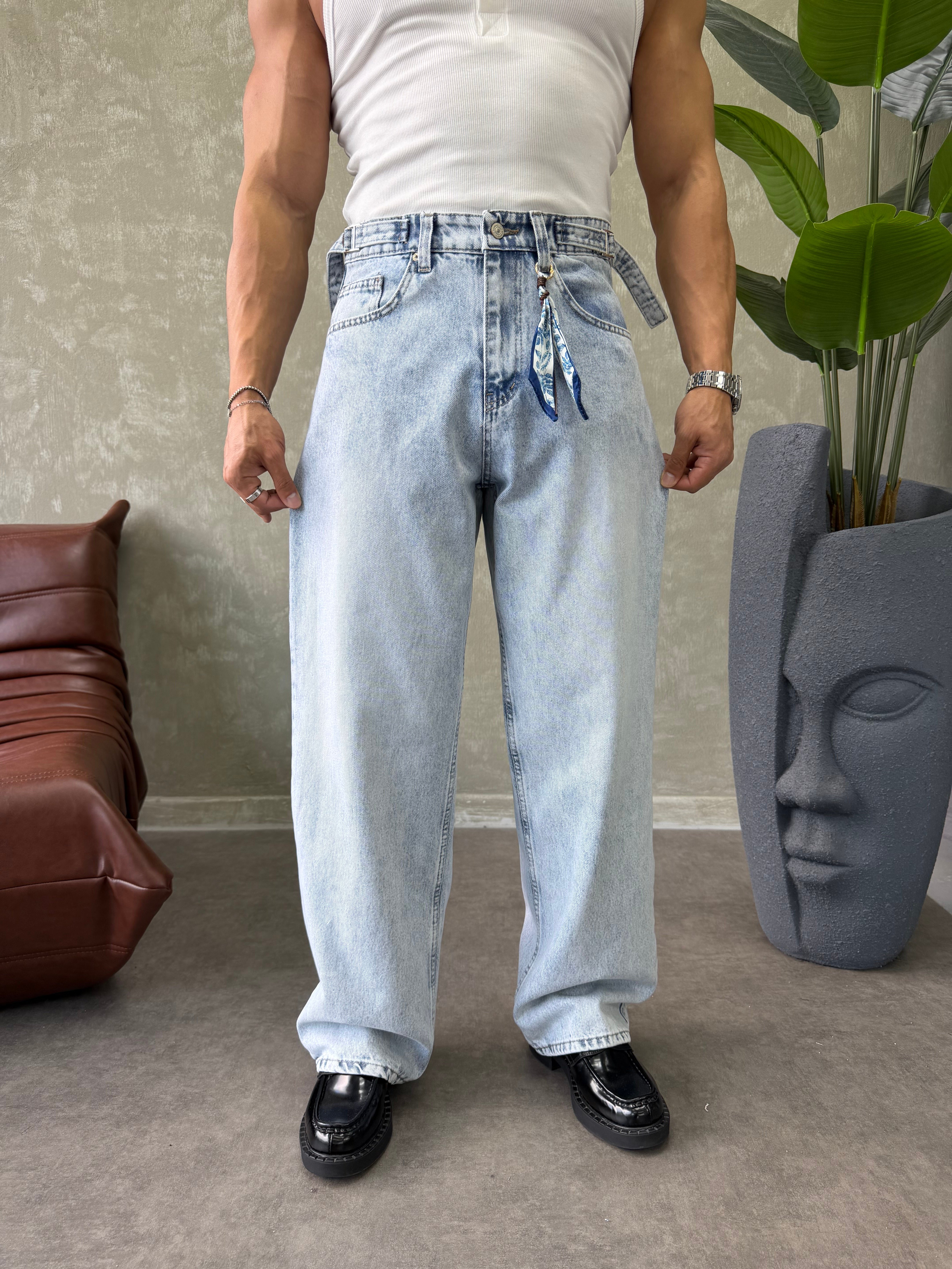 TASARIM KEMER DETAYLI BAGGY JEAN BUZ MAVİSİ 
