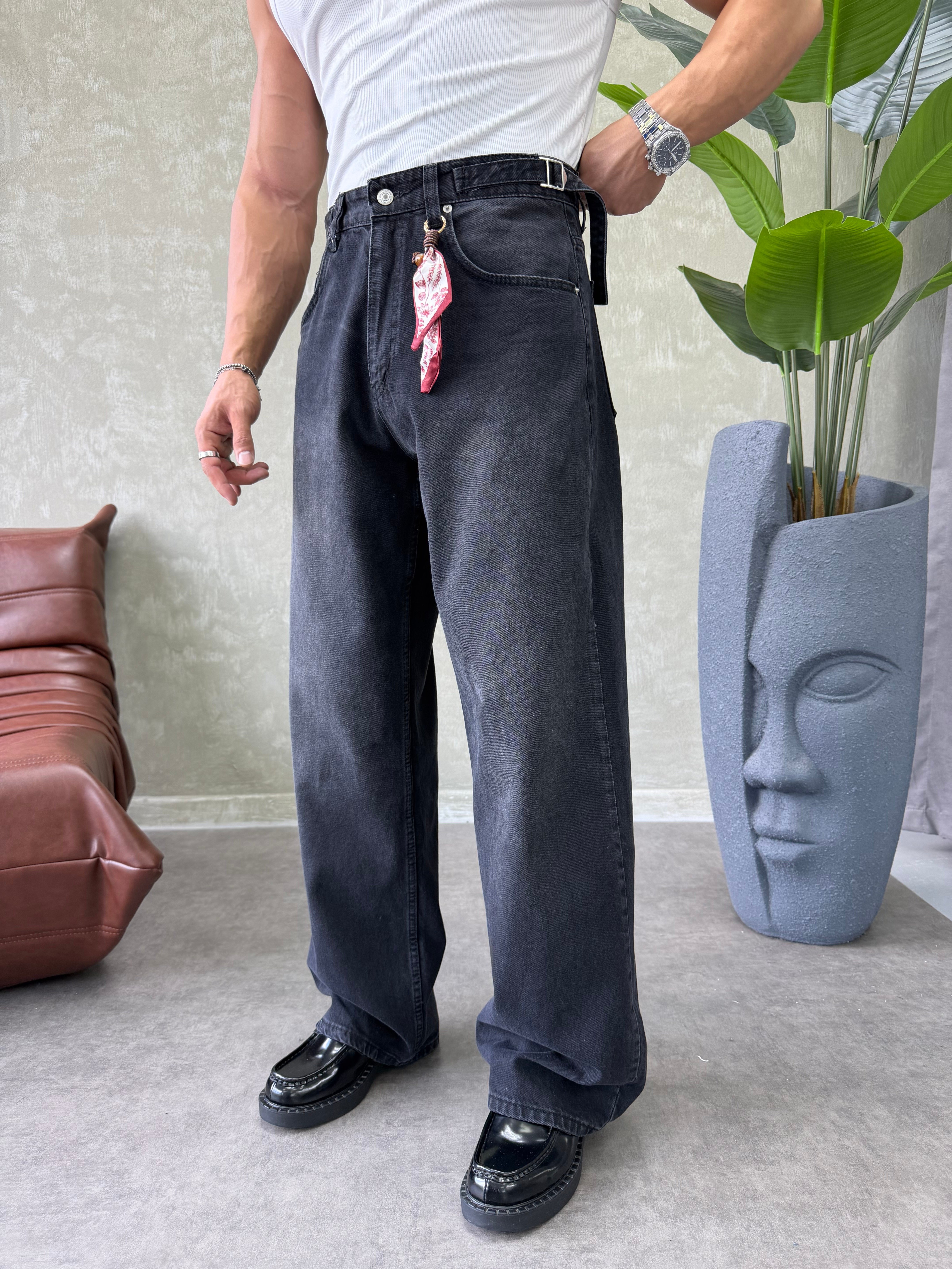 TASARIM KEMER DETAYLI BAGGY JEAN SİYAH