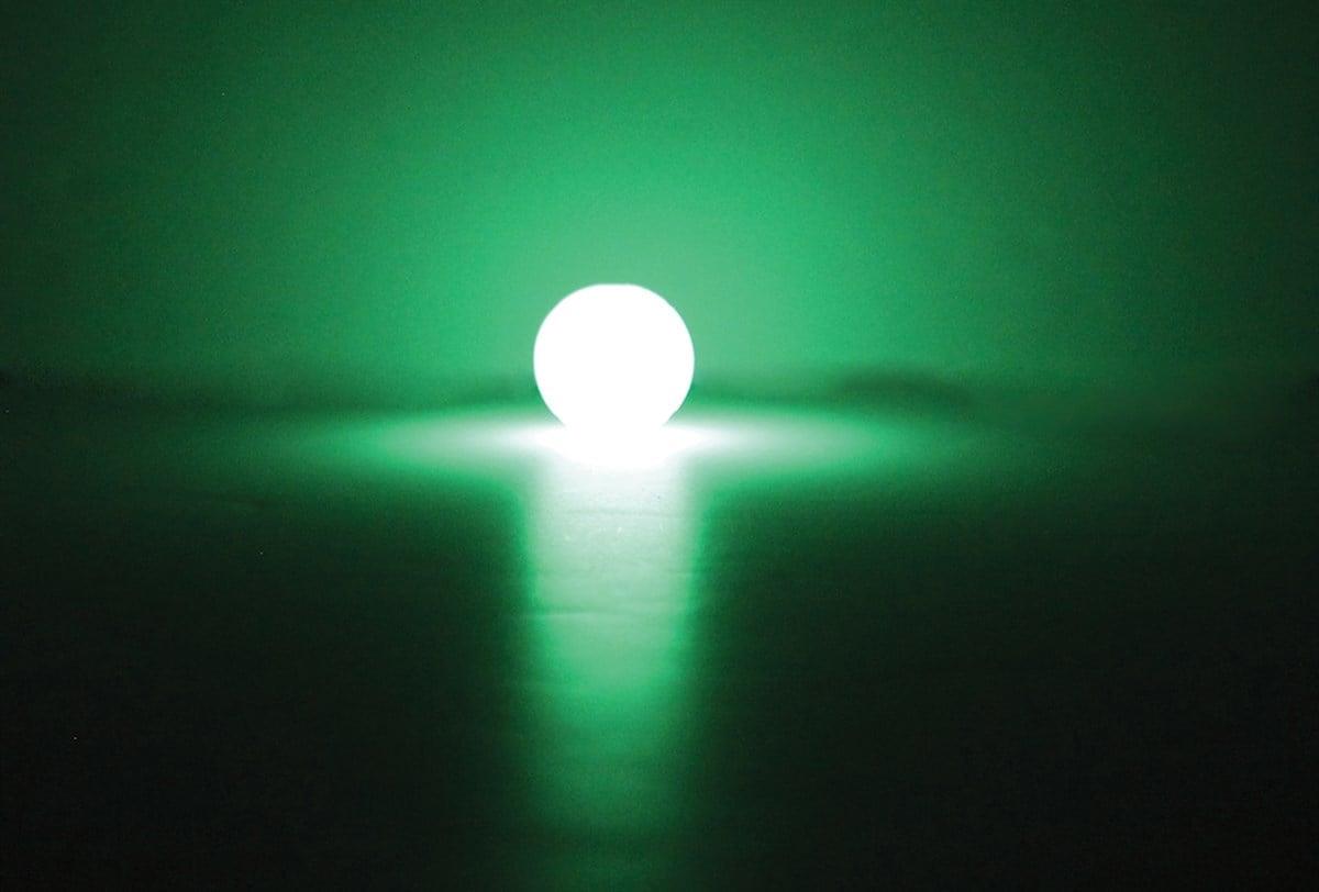 Chuckit Max Glow Gece Parlayan Köpek Oyun Topu Small