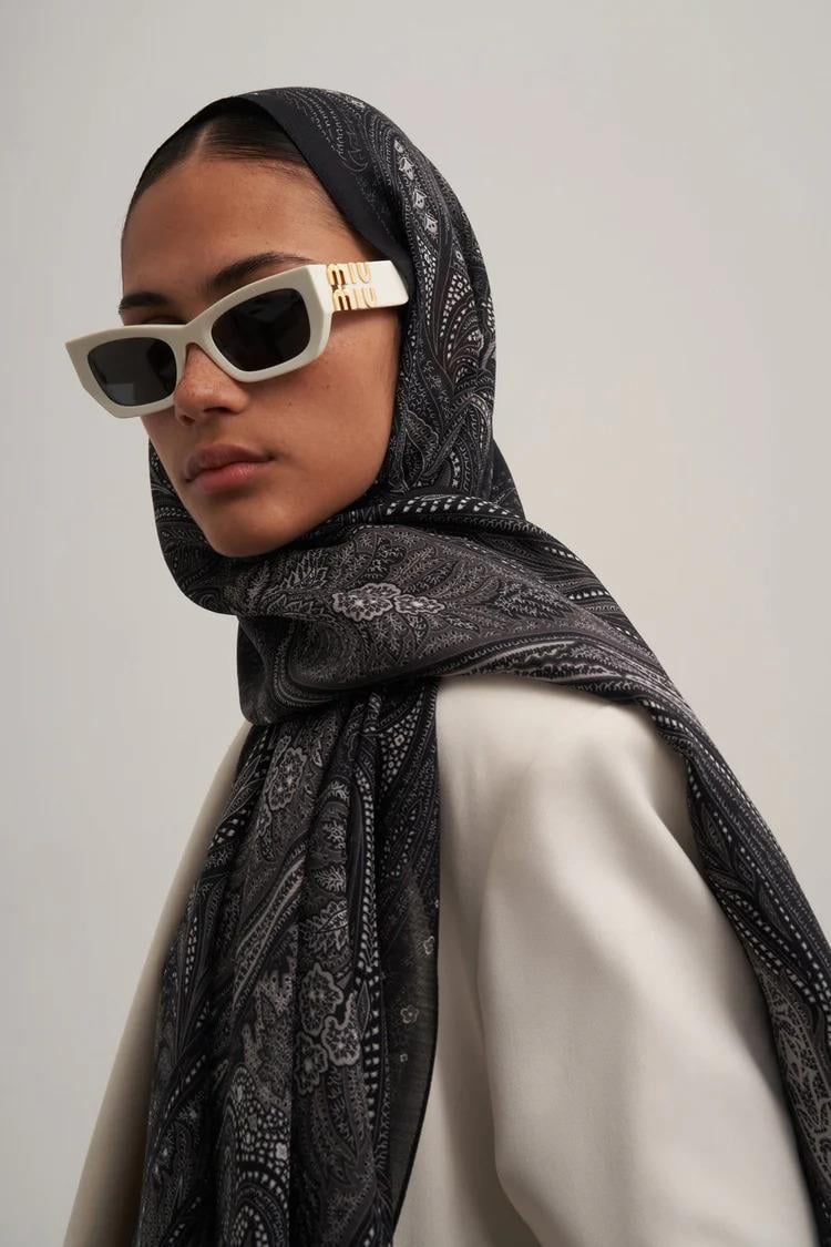 BLACK FREESİA Siyah