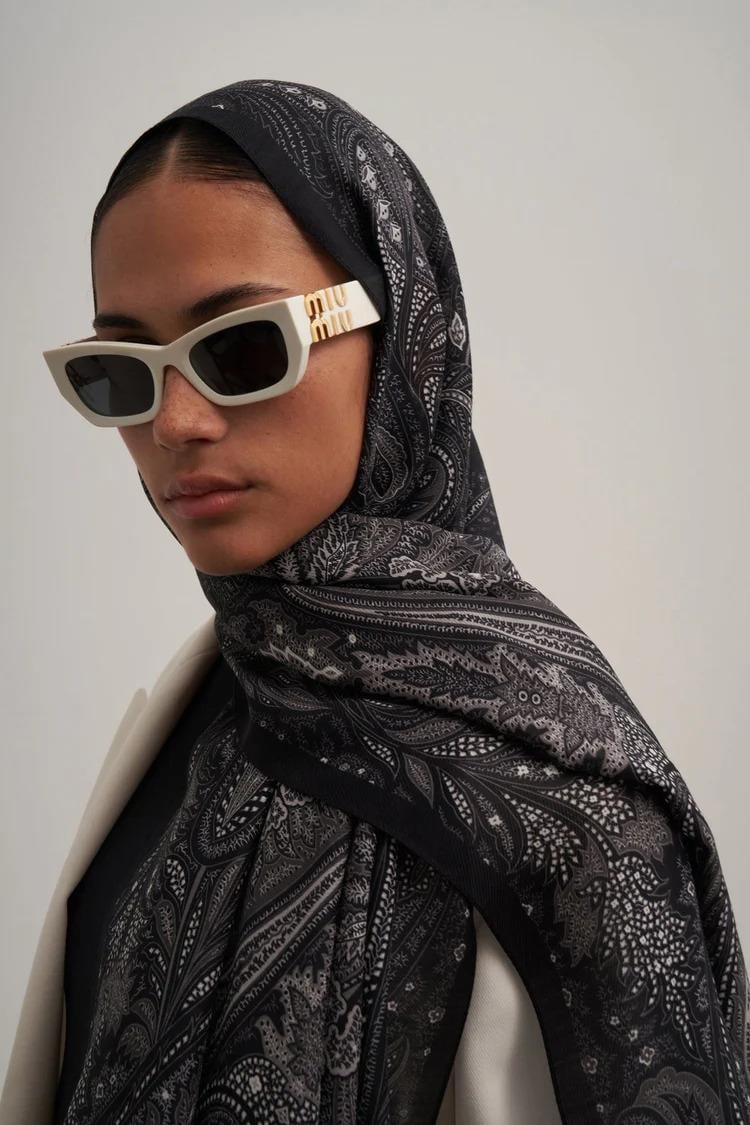 BLACK FREESİA Siyah