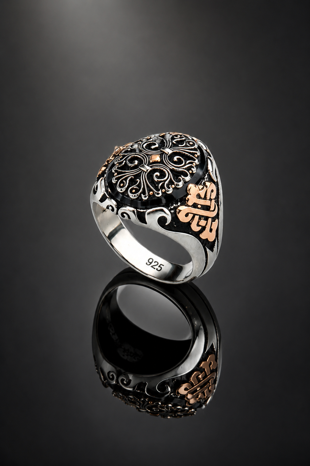 925 Ayar Motifli Oniks Taşlı Erkek Gümüş Yüzük