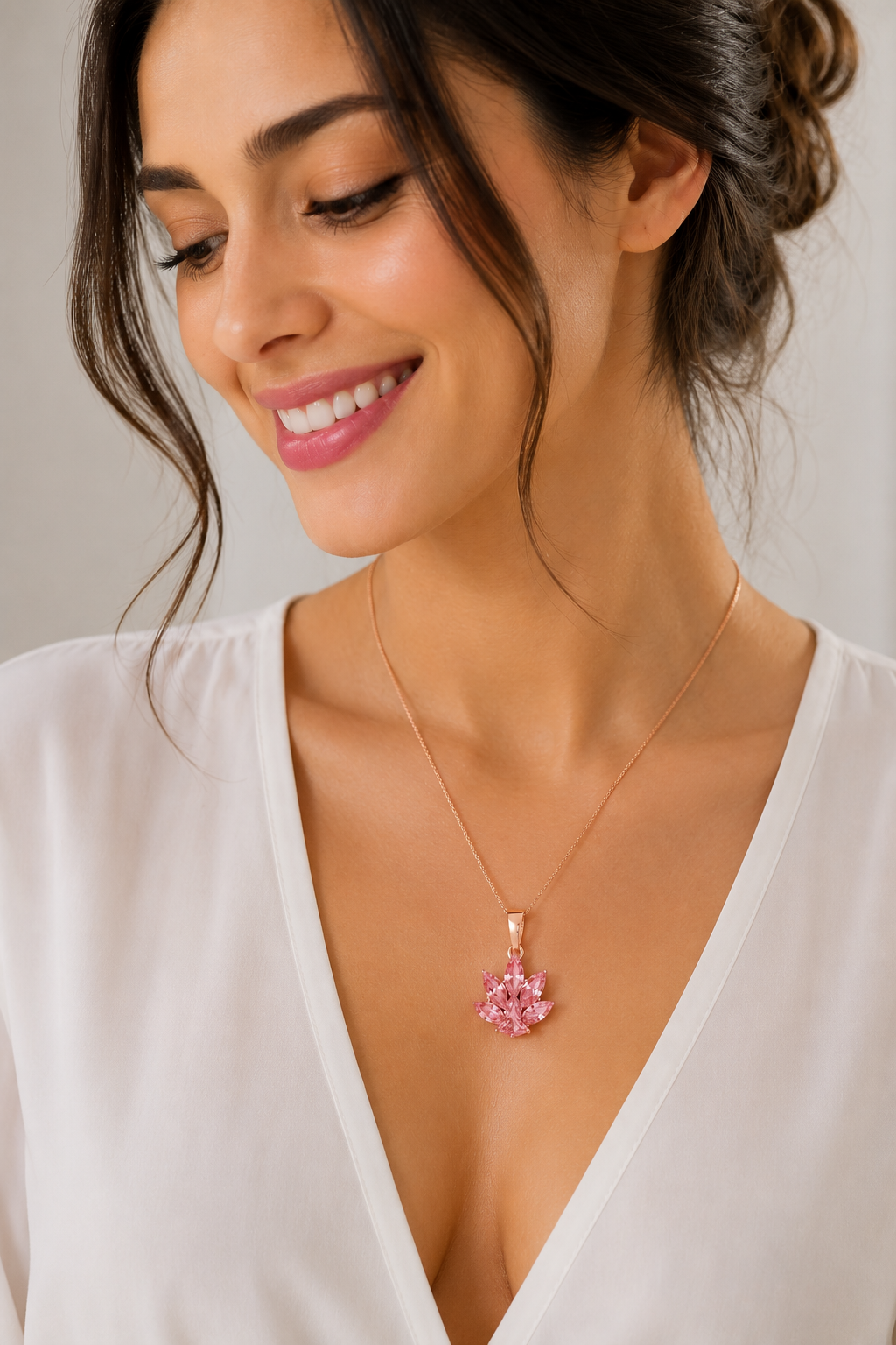925 Ayar Pembe Kuvars Taşlı Lotus Çiçeği Gümüş Kolye
