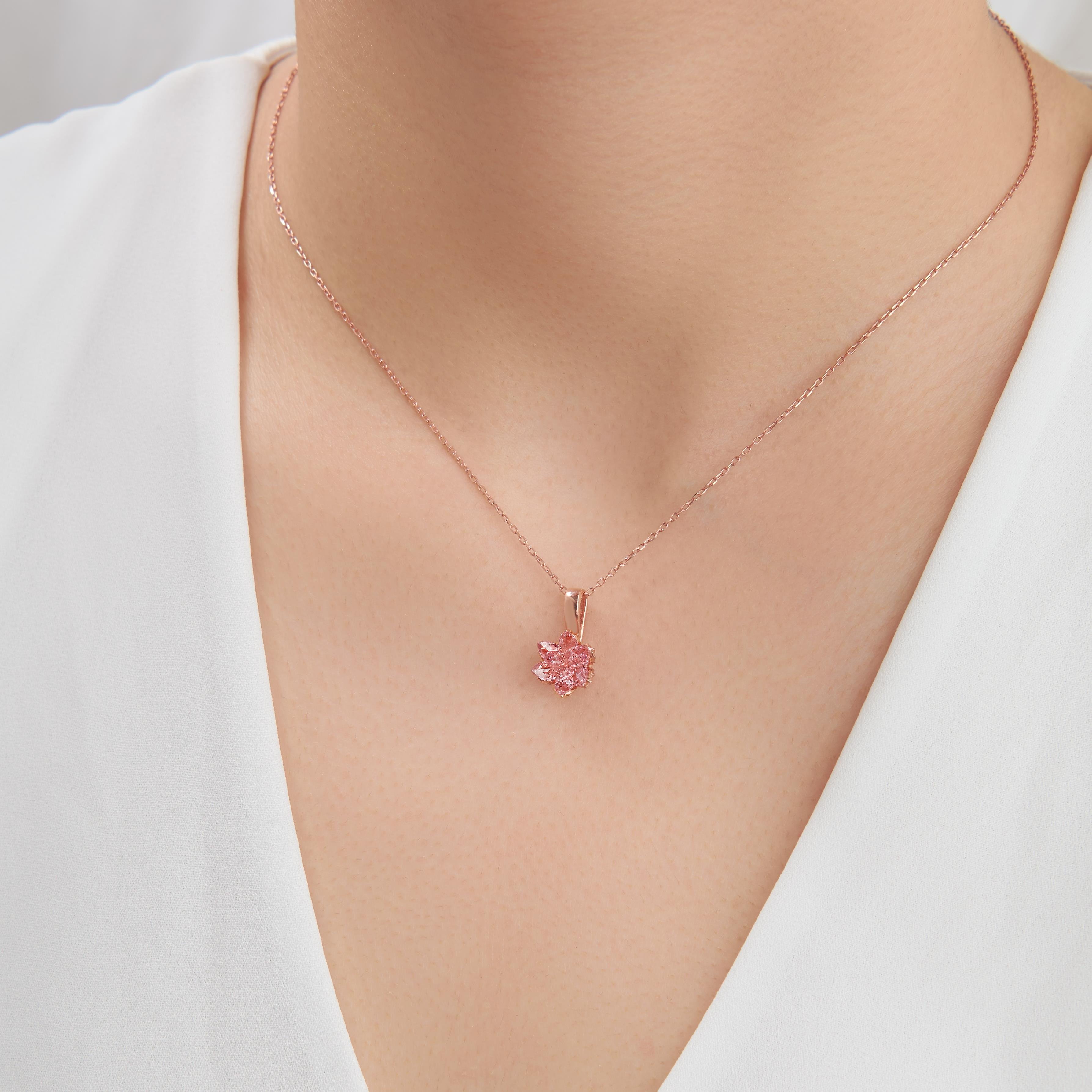 925 Ayar Pembe Kuvars Taşlı Lotus Çiçeği Gümüş Kolye