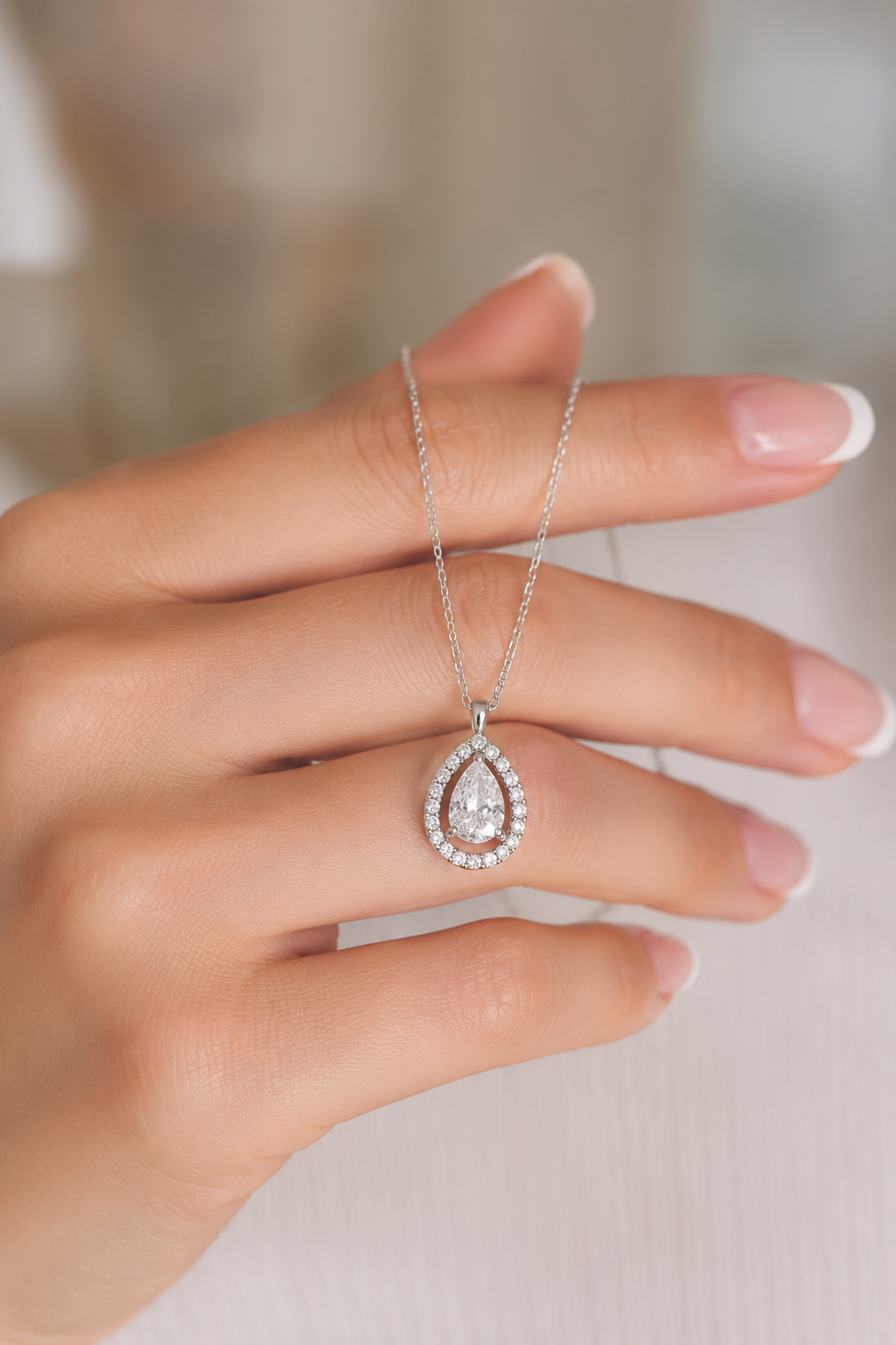 925 AYAR RADYUM KAPLAMA SWAROVSKİ DAMLA TEKTAŞLI GÜMÜŞ KOLYE