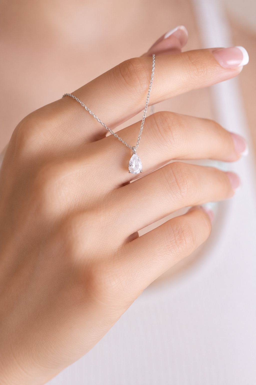 925 AYAR RADYUM KAPLAMA SWAROVSKİ SU DAMLASI TEK TAŞ GÜMÜŞ KOLYE