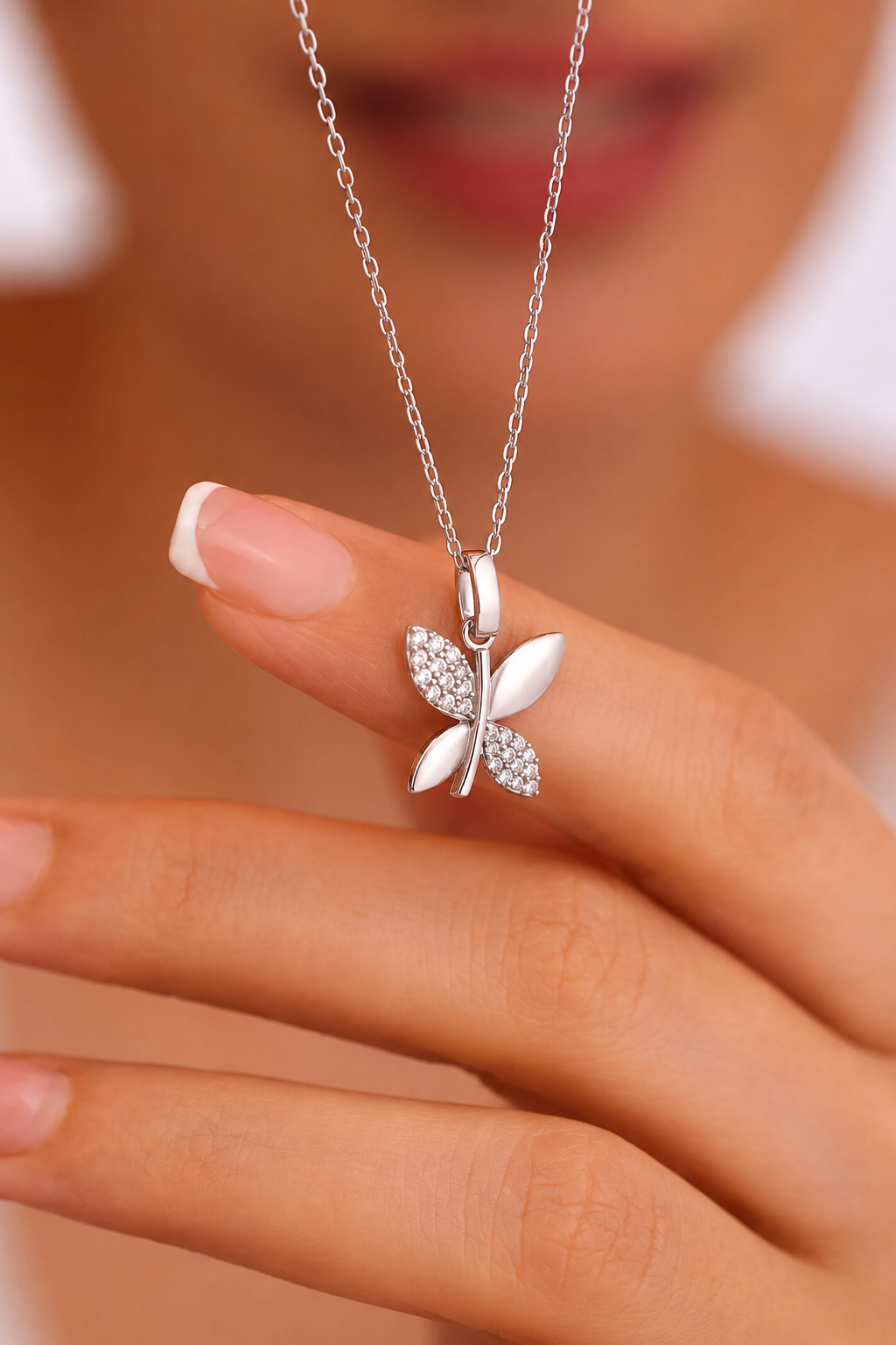 925 AYAR RADYUM KAPLAMA SWAROVSKİ TAŞLI KELEBEK GÜMÜŞ KOLYE