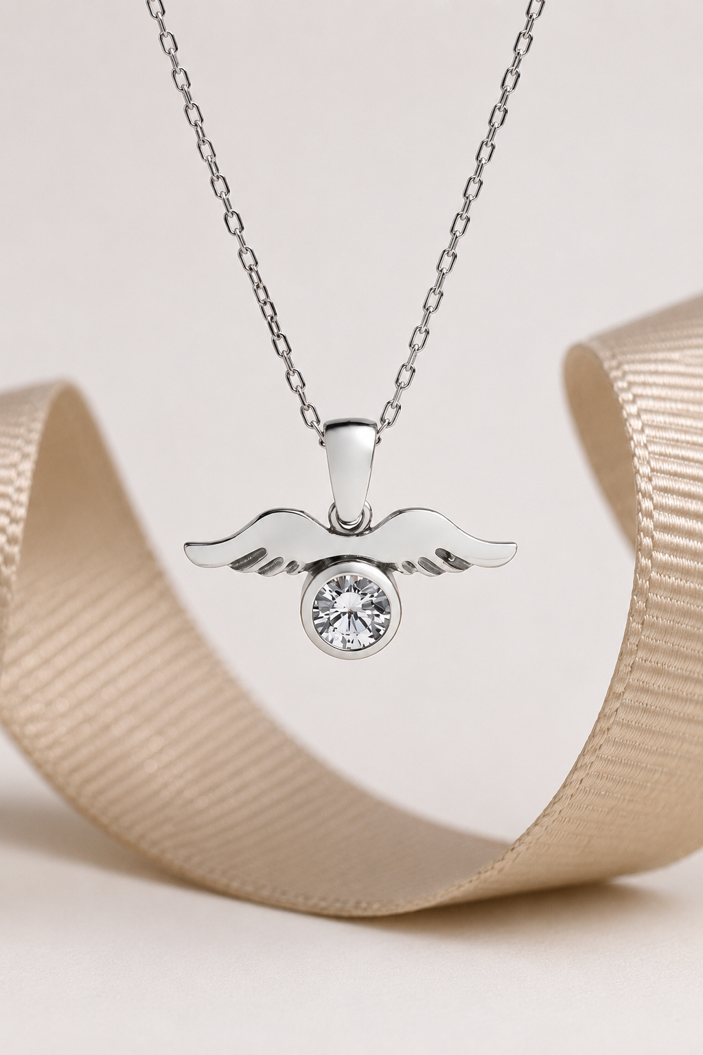 925 AYAR RADYUM KAPLAMA SWAROVSKİ TEK TAŞLI  MELEK KANADI GÜMÜŞ KOLYE