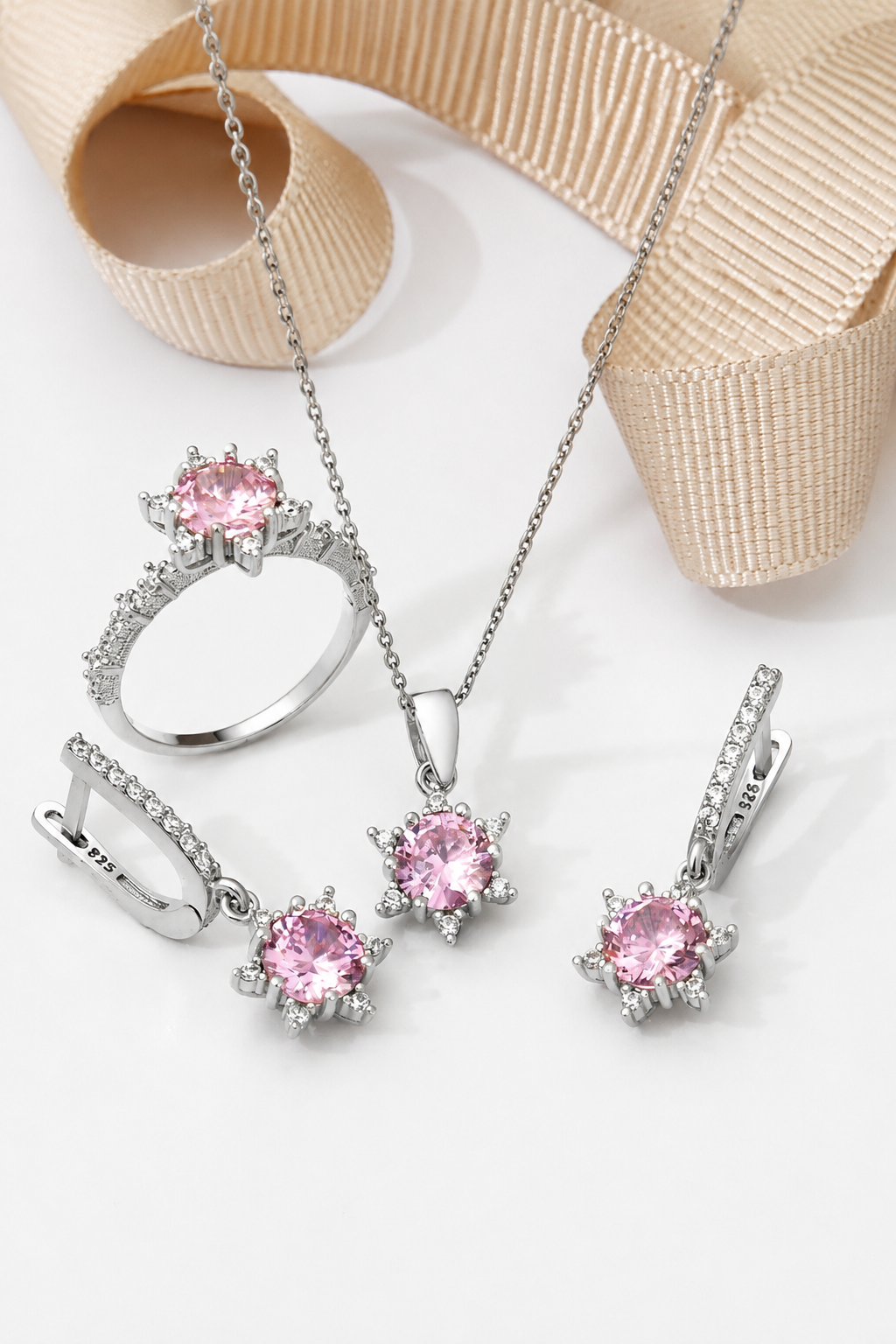 925 AYAR RODYUM KAPLAMA PEMBE ZİRKON TAŞLI LOTUS ÇİÇEĞİ AŞK GÜNEŞİ GÜMÜŞ SET