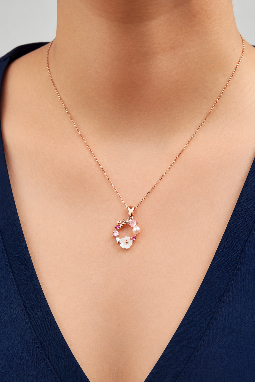 925 Ayar Rose Kaplama  Manolya Çiçeği Gümüş Kolye