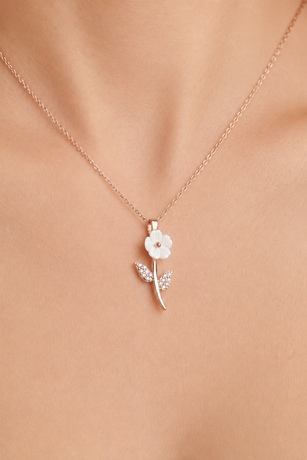 925 AYAR  ROSE KAPLAMA MANOLYA ÇİÇEKLİ YAPRAK GÜMÜŞ KOLYE