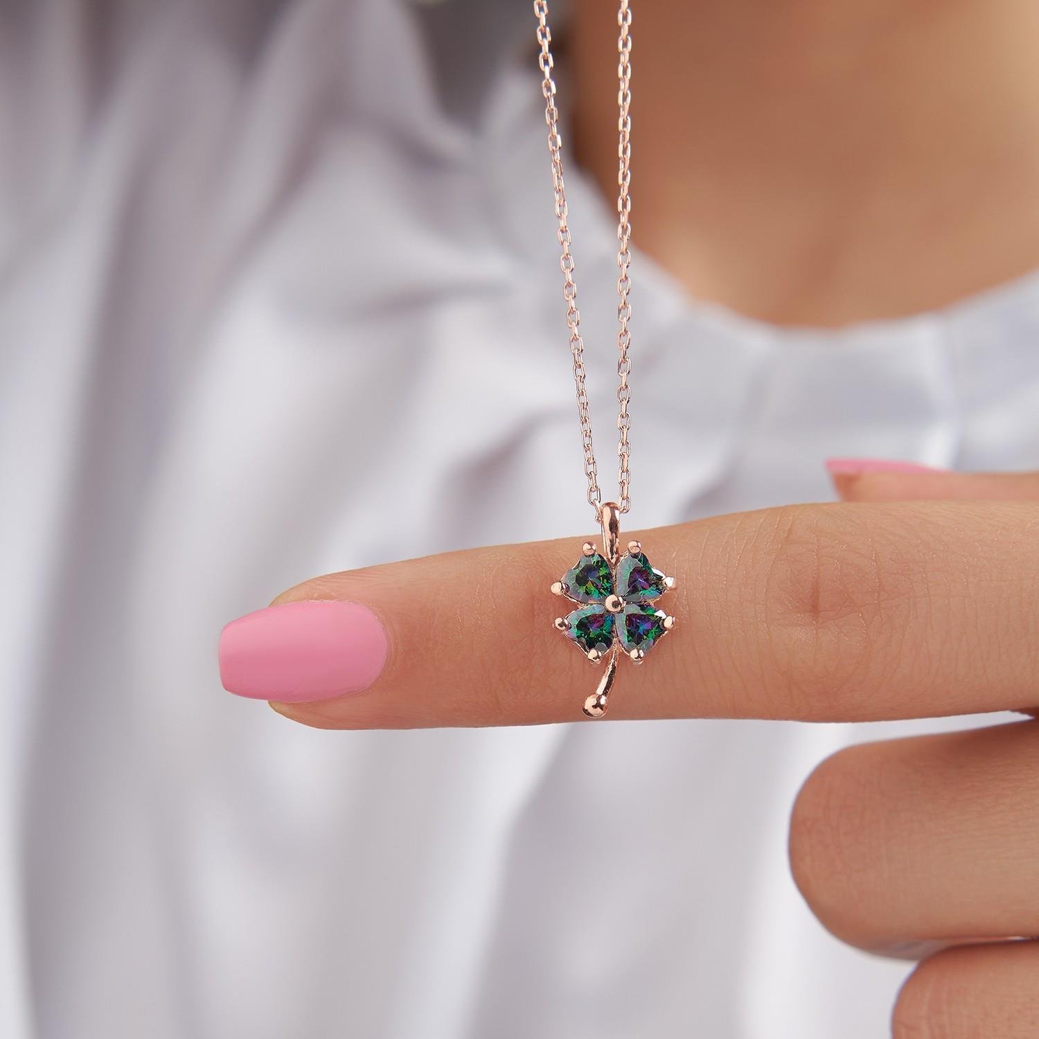925 Ayar Rose Kaplama Mistik Topaz Taşlı Yonca Gümüş Kolye