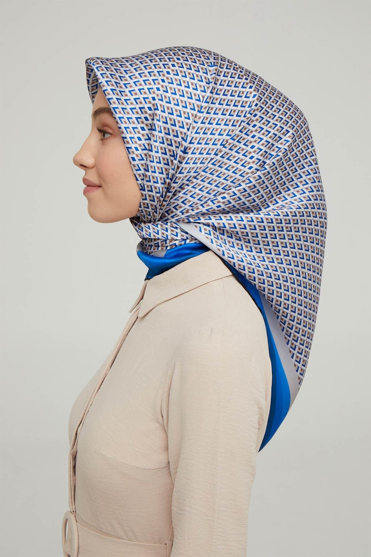 Armine 2021/22 Sonbahar Kış Serisi Geometrik Desen İpek Twill Eşarp 8634D-40
