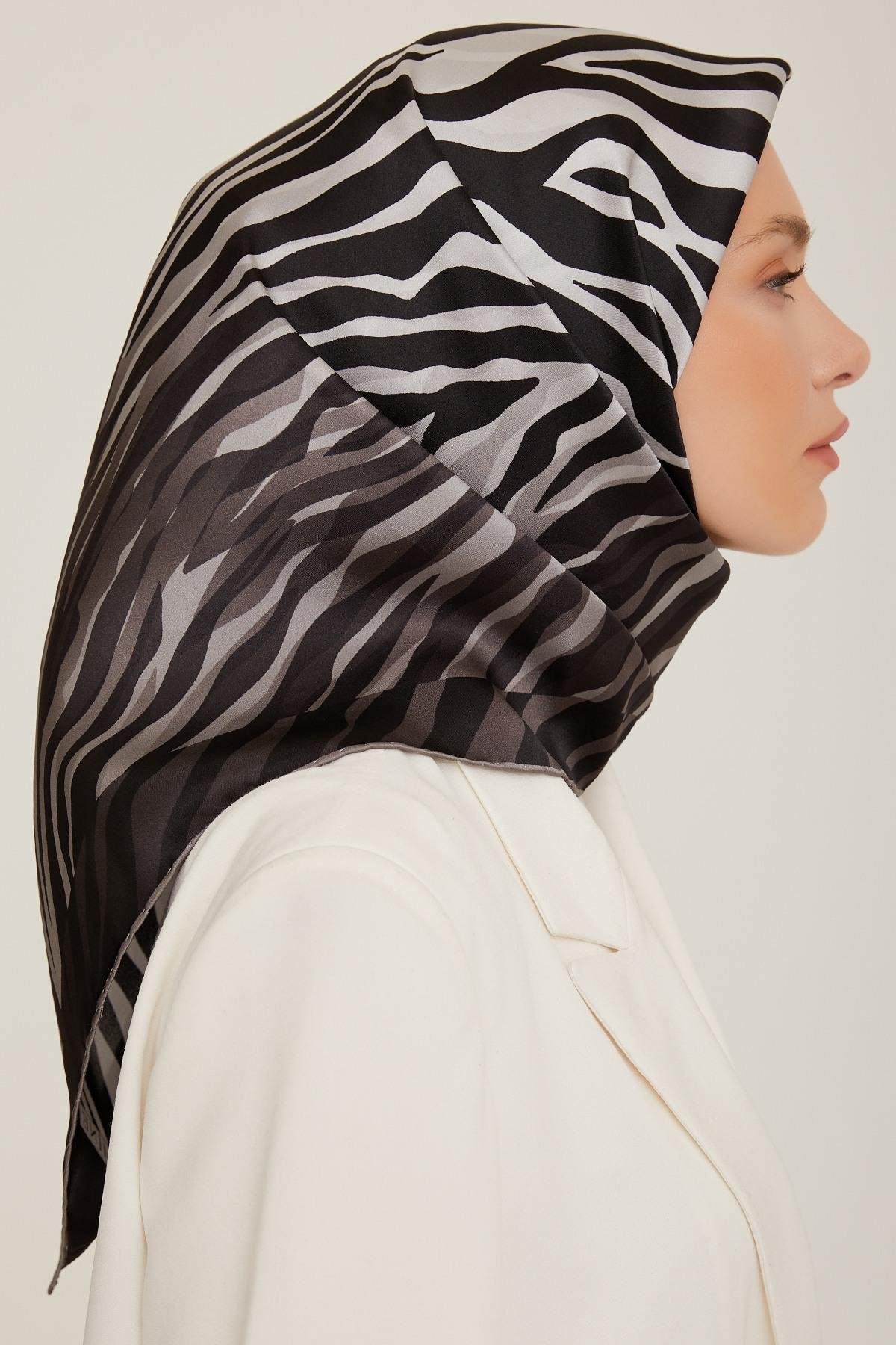 Armine 2022-23 Sonbahar Kış Sezonu Twill İpek Eşarp 8856D02 53