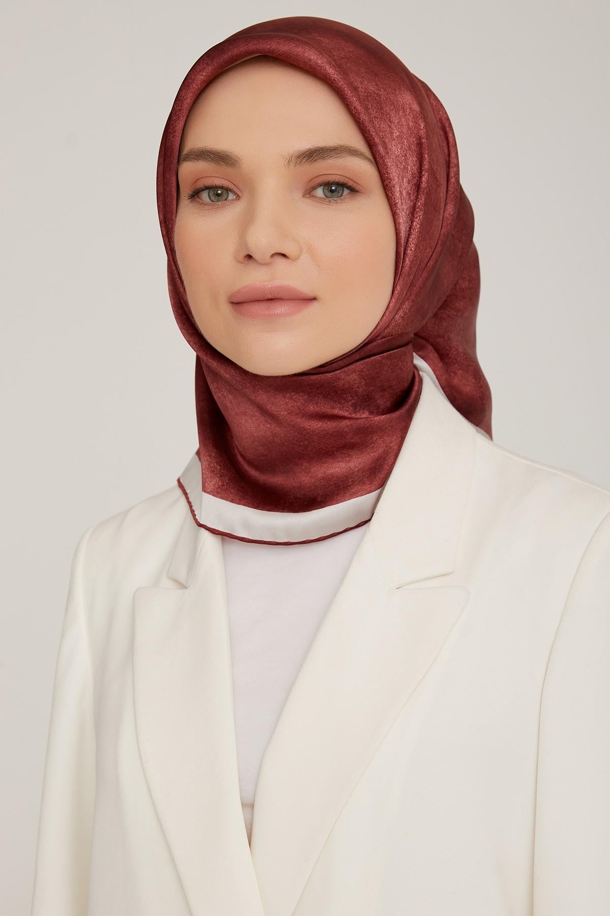 Armine 2022-23 Sonbahar Kış Sezonu Twill İpek Eşarp 8849D02 50