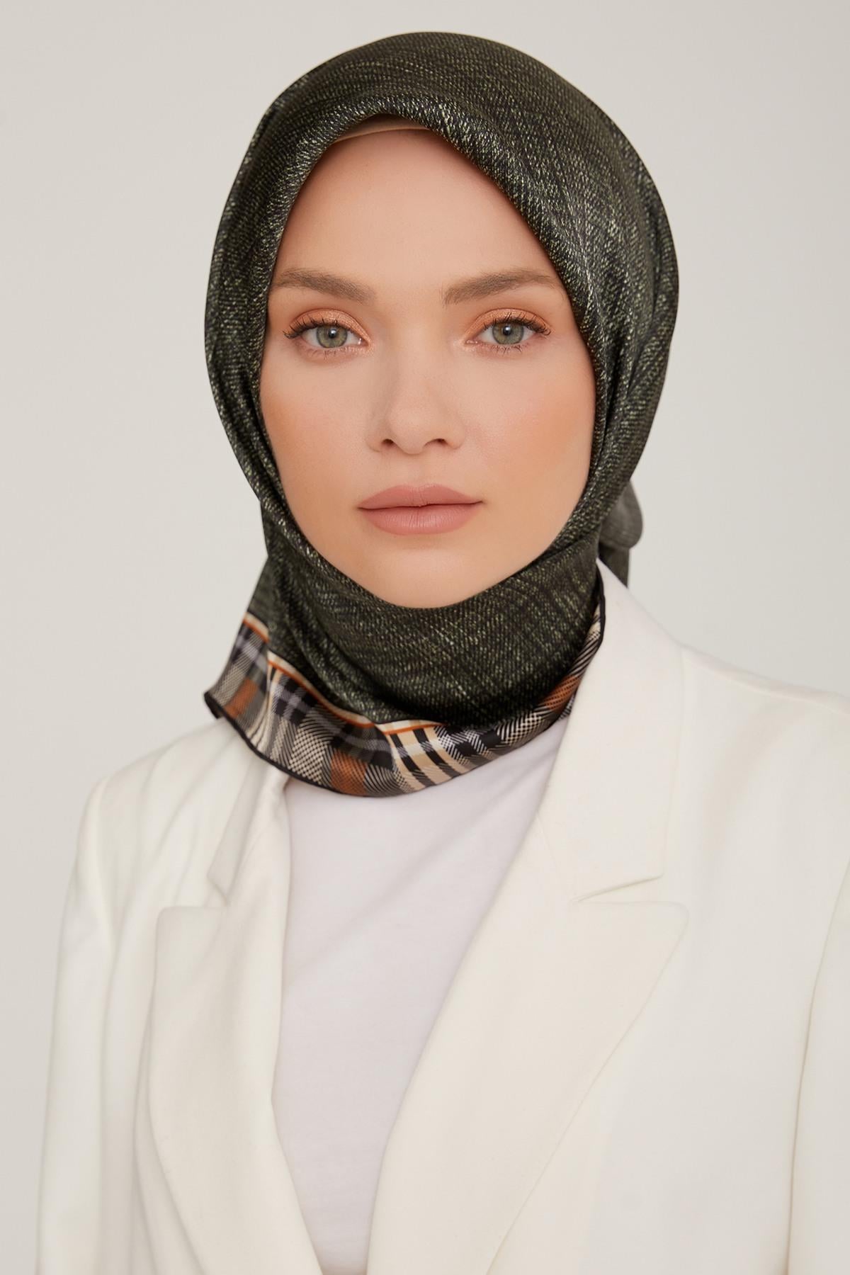 Armine 2022-23 Sonbahar Kış Sezonu Twill İpek Eşarp 8803D02 32