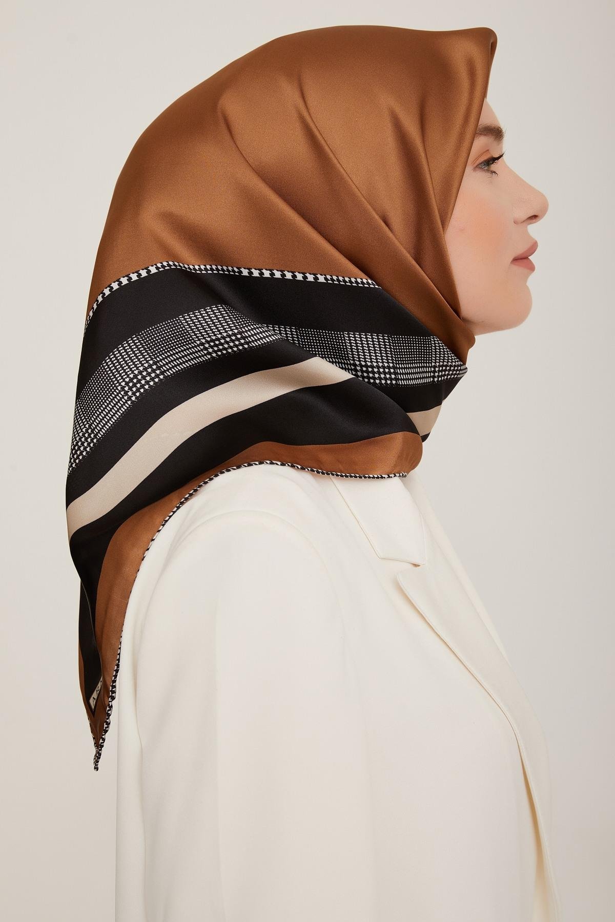 Armine 2022-23 Sonbahar Kış Sezonu Twill İpek Eşarp 8811D02 37