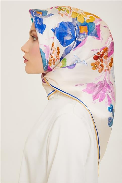 Armine Çiçek Desenli Sura İpek Eşarp 24Ya9129 85 52