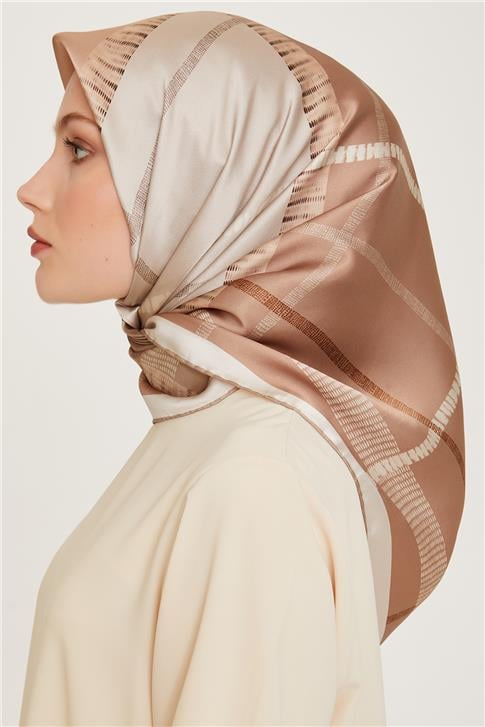 Armine Geometrik Desenli Sura Saf İpek Eşarp 9206D 85