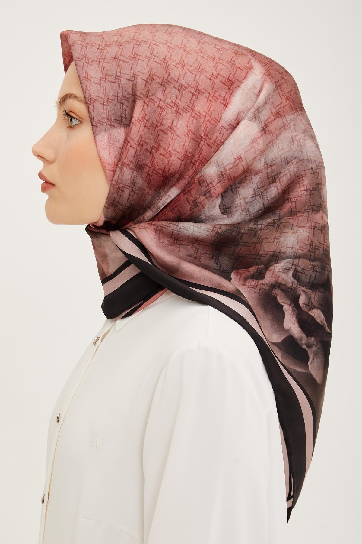 Armine İpek Eşarp 2023/24 İlkbahar Yaz Sezonu 8906D02 08 - Twill (Tivil) İpek