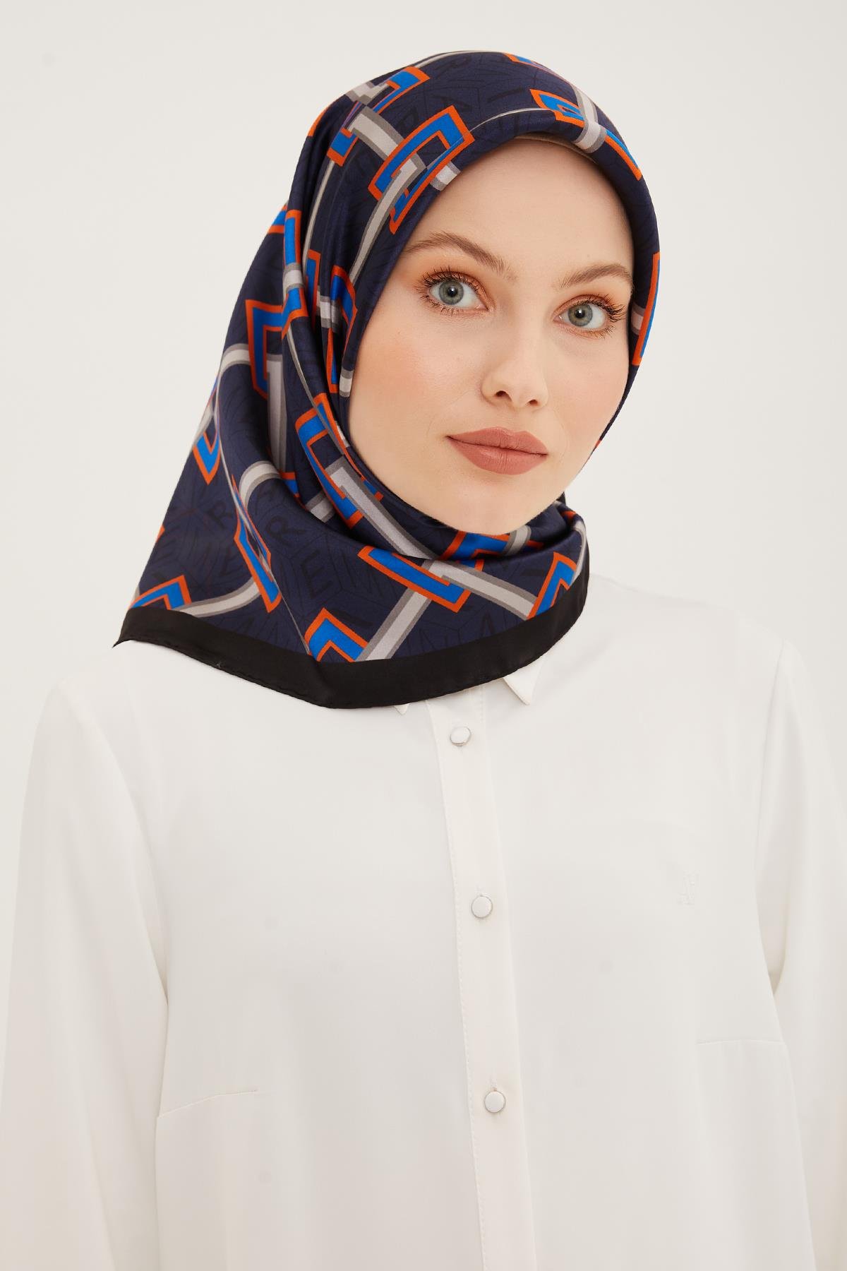Armine İpek Eşarp 2023/24 İlkbahar Yaz Sezonu 8940D01 55 -Sura İpek