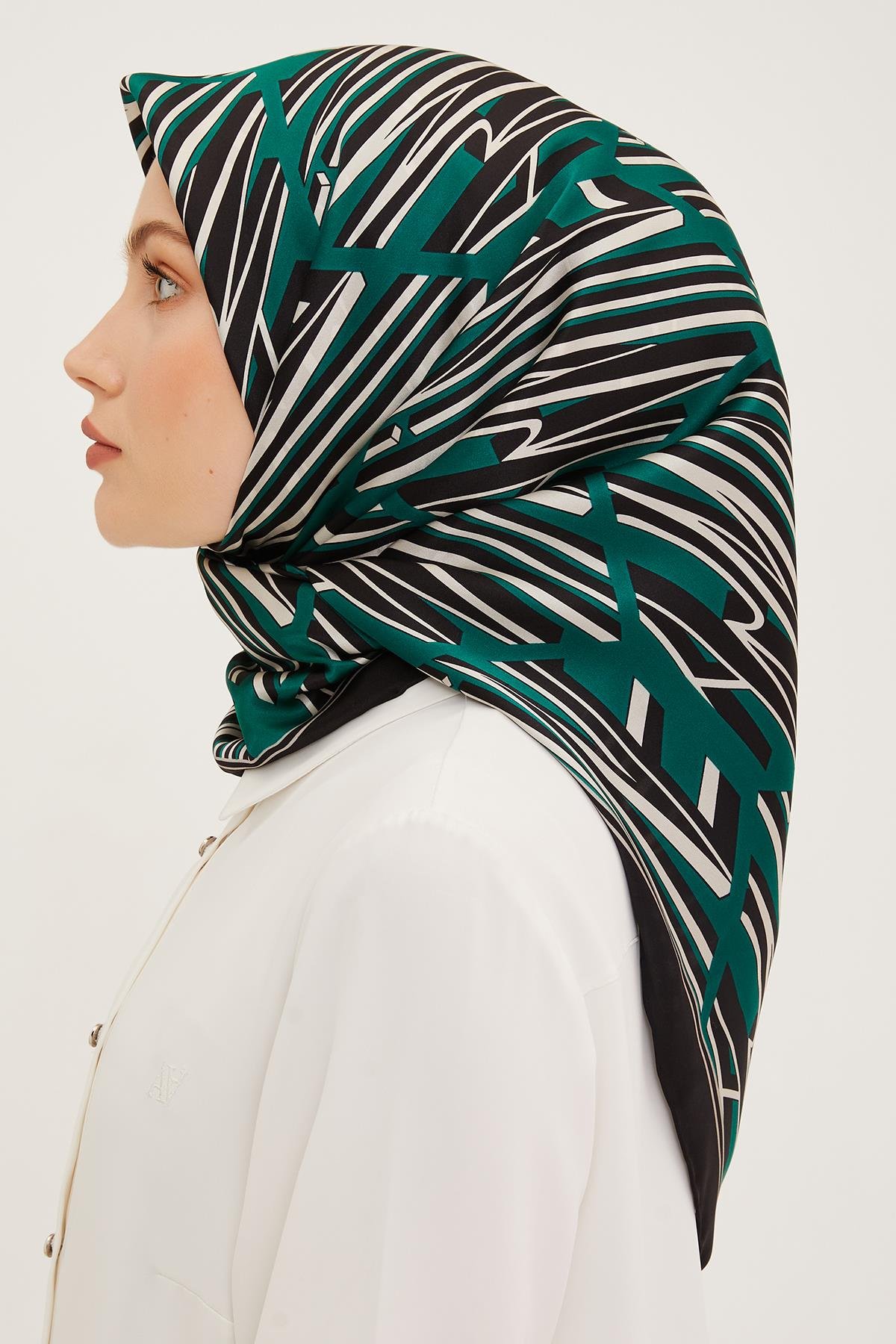 Armine İpek Eşarp 2023/24 İlkbahar Yaz Sezonu 8911D02 01 - Twill (Tivil) İpek