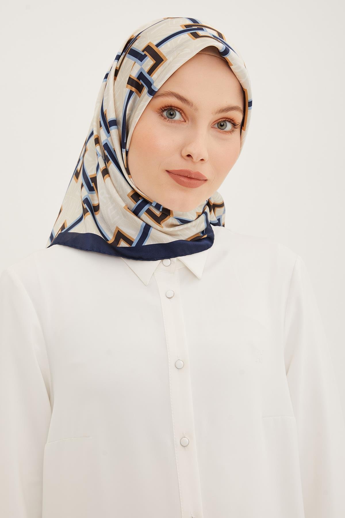 Armine İpek Eşarp 2023/24 İlkbahar Yaz Sezonu 8940D01 02 -Sura İpek