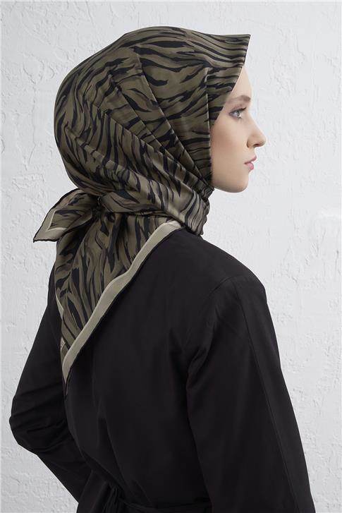 Armine Klasik Desenli Saf İpek Twill Eşarp 9435D 40