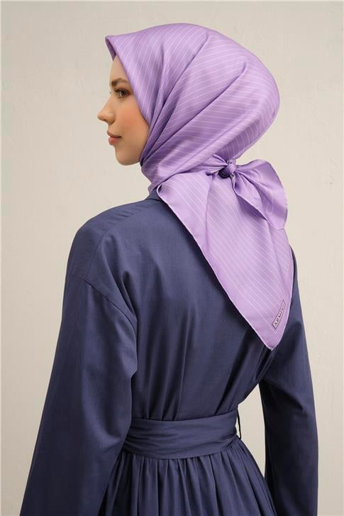 Armine Klasik Desenli Saf İpek Twill Eşarp 9348D 05