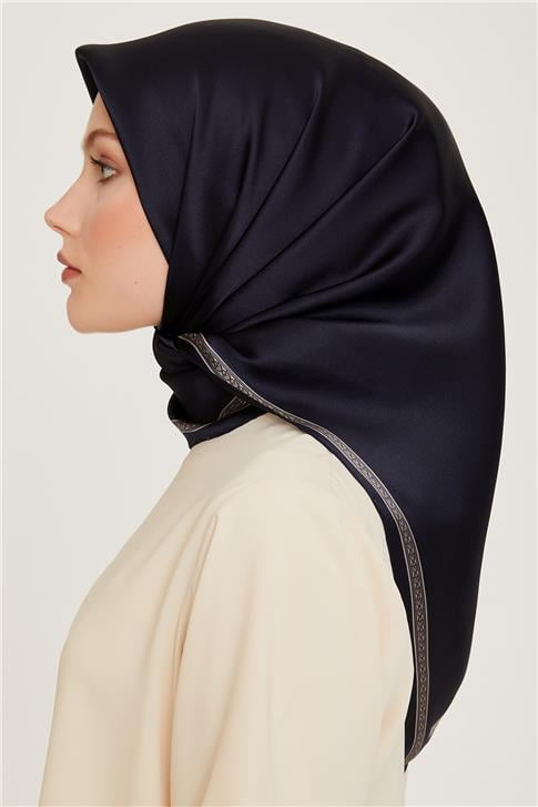 Armine Klasik Desenli Sura Saf İpek Eşarp 9261D 07 37