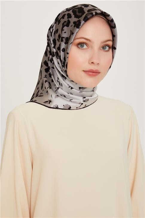 Armine Leopar Desenli Twill Saf İpek Eşarp 9249D 02