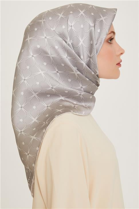 Armine Monogram Desenli Sura Saf İpek Eşarp 9207D 01 02