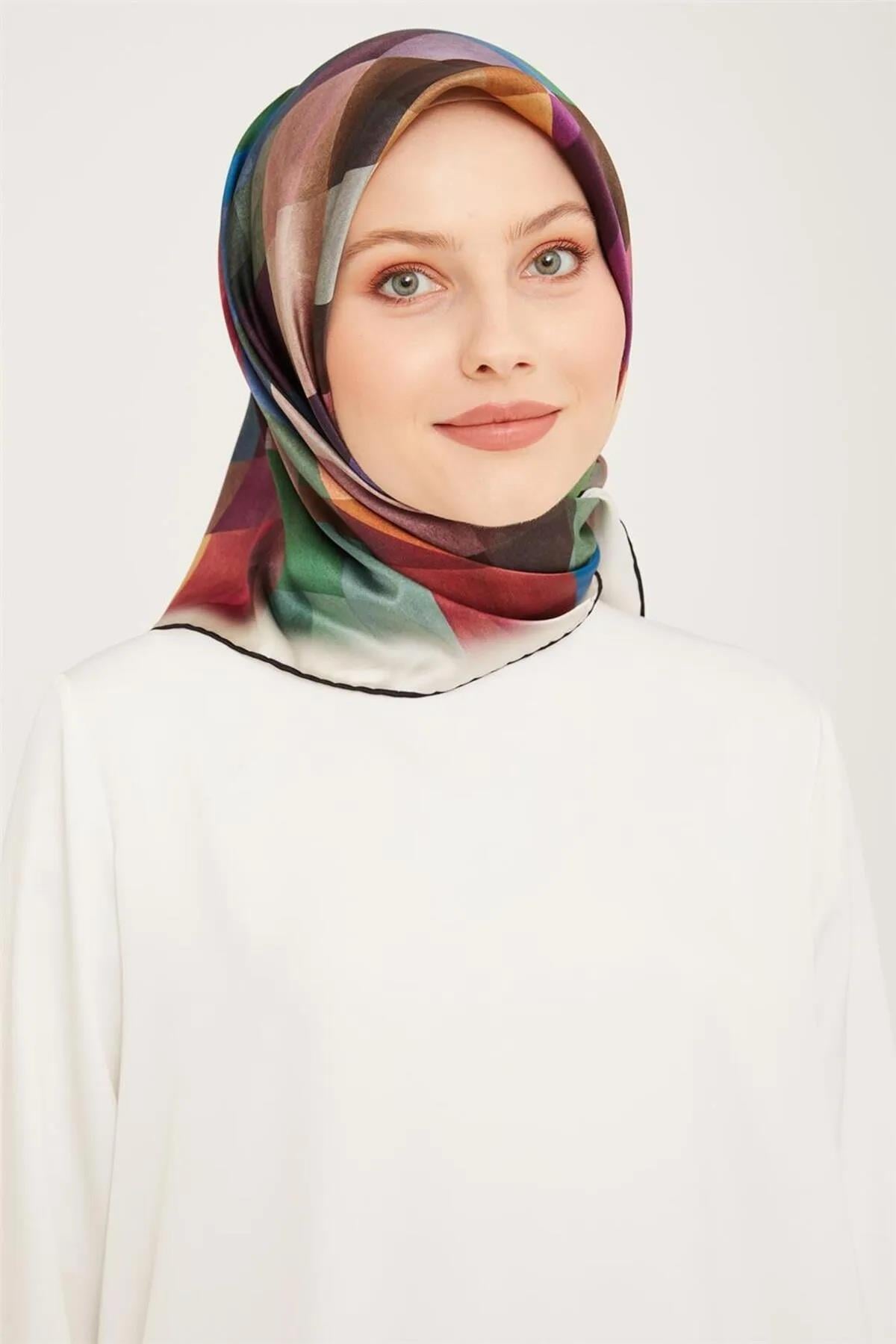 Armine Nostalji Serisi Sura İpek Eşarp 9024-01NS