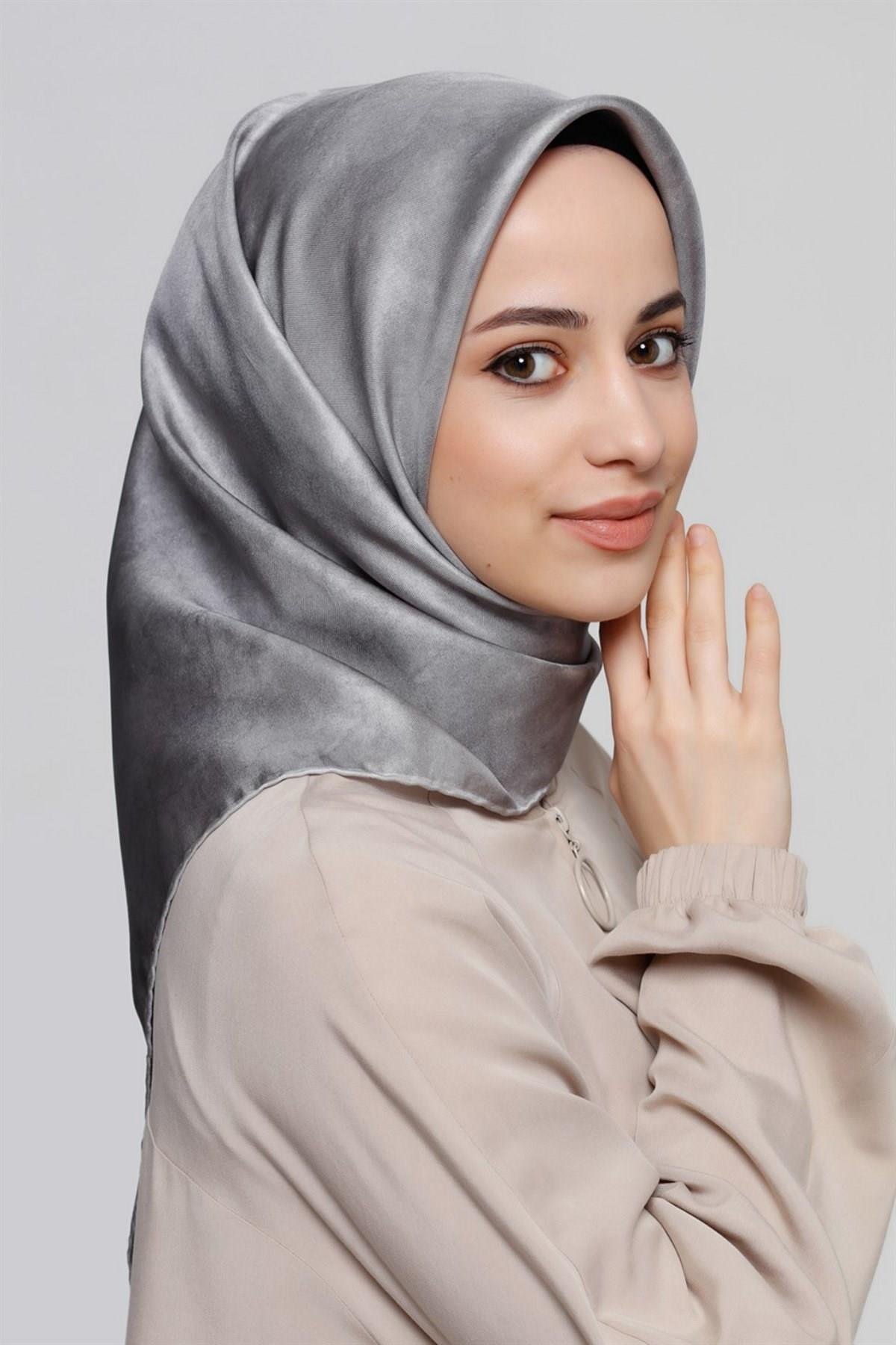 Armine Özel Nostalji Serisi Twill İpek Eşarp Modelleri 8333D-08