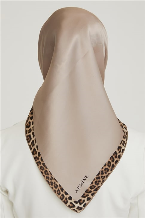 Armine Sura İpek Eşarp 19Ka8205 03