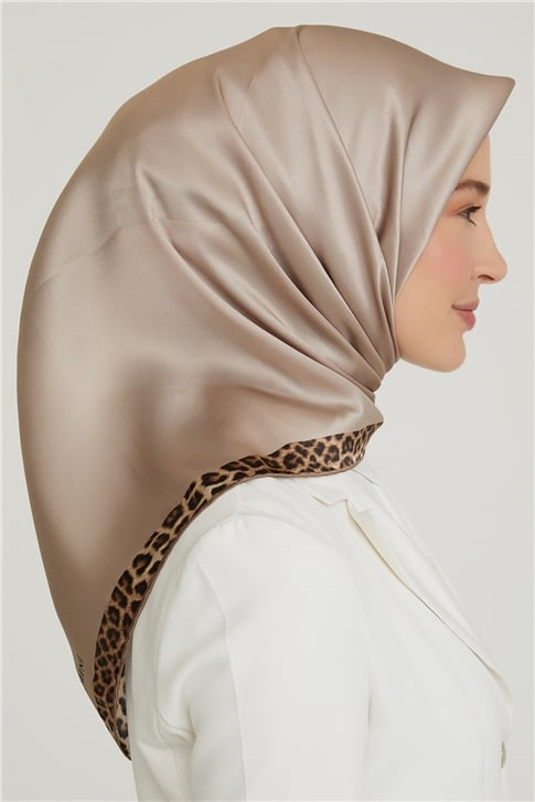 Armine Sura İpek Eşarp 19Ka8205 03