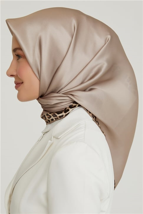 Armine Sura İpek Eşarp 19Ka8205 03