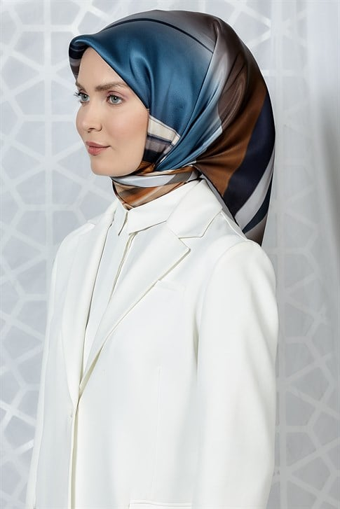Armine Sura İpek Eşarp 19Ka8206 11