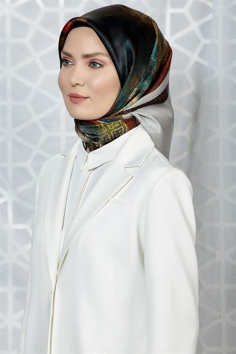 Armine Sura İpek Eşarp 19Ka8271 02