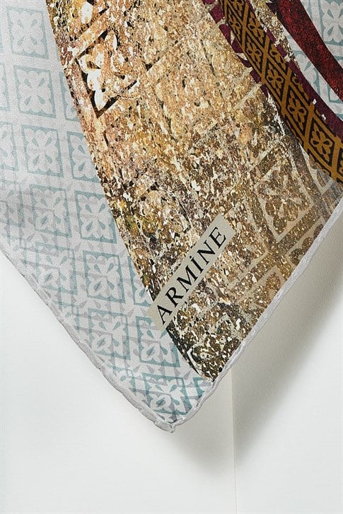 Armine Sura İpek Eşarp 19Ka8271 02