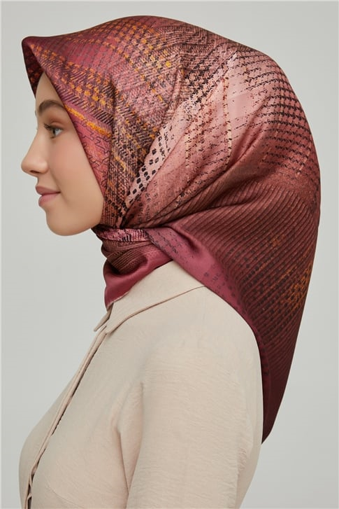 Armine Sura İpek Eşarp 21Ka8602 05