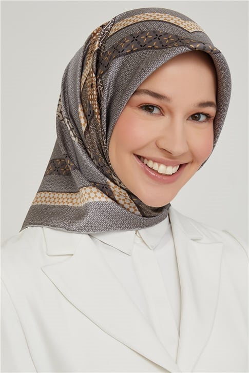 Armine Sura İpek Eşarp 21Ka8603 04